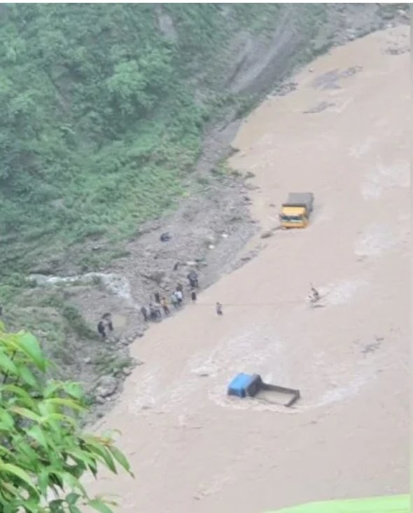 बाढ़ मे फंसे लोग.......  21 अगस्त 2021- पांवटा साहिब से आज का खबर नामा- ddnewsportal.com