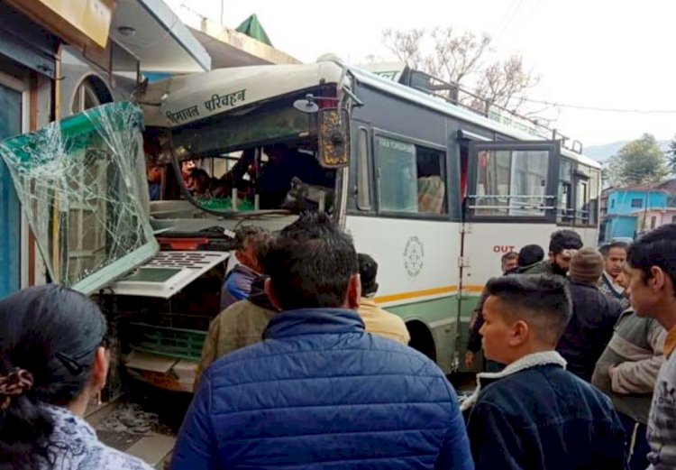 हिमाचल- बस दुर्घटना में 23 घायल.......  25 जनवरी 2022- पांवटा साहिब से आज का खबरनामा ddnewsportal.com