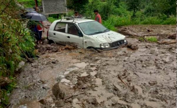 हिमाचल में बादल फटने से तबाही: 15 वर्षिय बालक की दबने से मौत  ddnewsportal.com