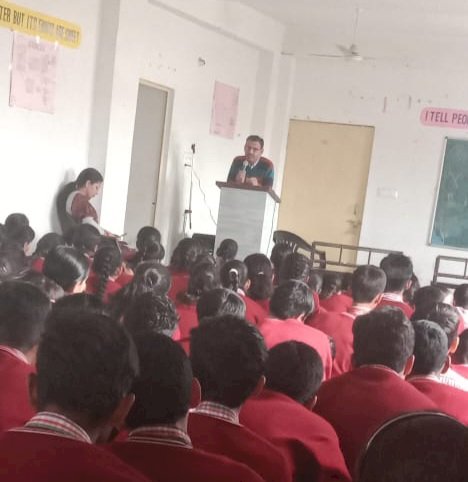 Paonta Sahib: दुग्गल स्कूल में बच्चों को वैज्ञानिक सोंच के लिए किया प्रेरित ddnewsportal.com