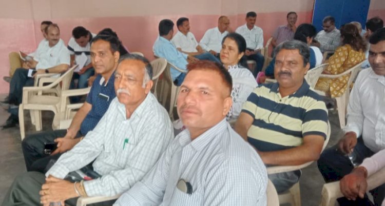 Paonta Sahib: विद्यालय स्तर पर गठित सभी समितियों की मासिक बैठक करें सुनिश्चित- डाॅ दीर्घायु  ddnewsportal.com