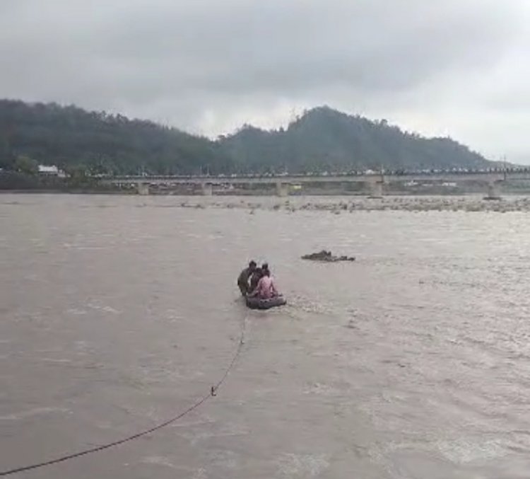 Paonta Sahib: जब यमुना नदी में फंस गये तीन बच्चे...  ddnewsportal.com