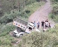 Himachal Accident News: पिकअप के खड़ी कार पर पलटने से एक की मौत - ddnewsportal.com