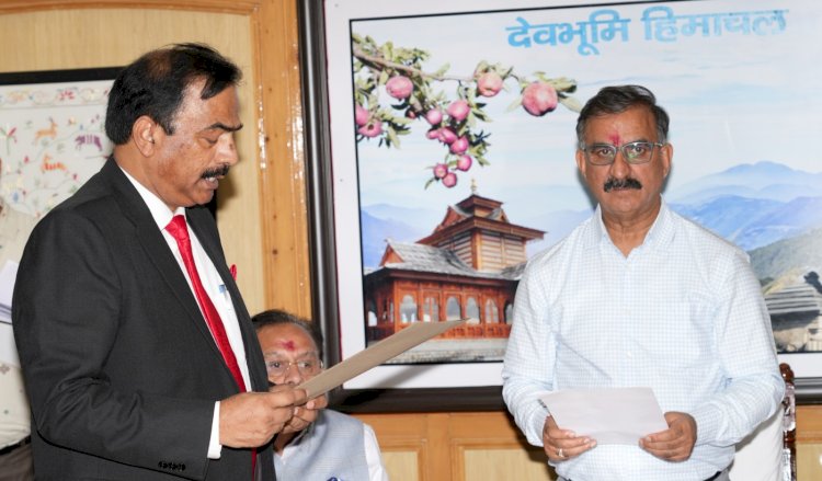 CM administers oath to the Chairman and members of State Commission for Water Cess -  ddnewsportal.com