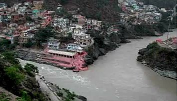 Rudraprayag Accident: रुद्रप्रयाग में बड़ा हादसा, 16 यात्रियों से भरा टेंपो ट्रैवलर अलकनंदा नदी में समाया ddnewsportal.com