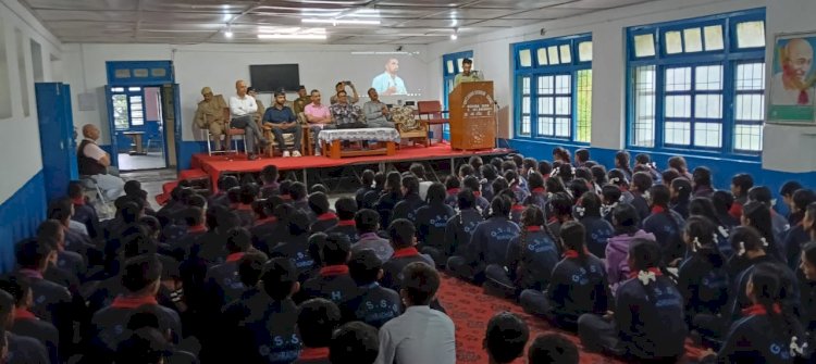 Sirmour: नौहराधार विद्यालय में विधिक सेवा शिविर में नशे पर की चोट, बच्चों को दी महत्वपूर्ण जानकारी ddnewsportal.com