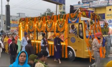 Paonta Sahib: गुरु नानक देव जी के प्रकटोत्सव पर शहर में निकला भव्य नगर कीर्तन, आज सजेगा कवि दरबार ddnewsportal.com